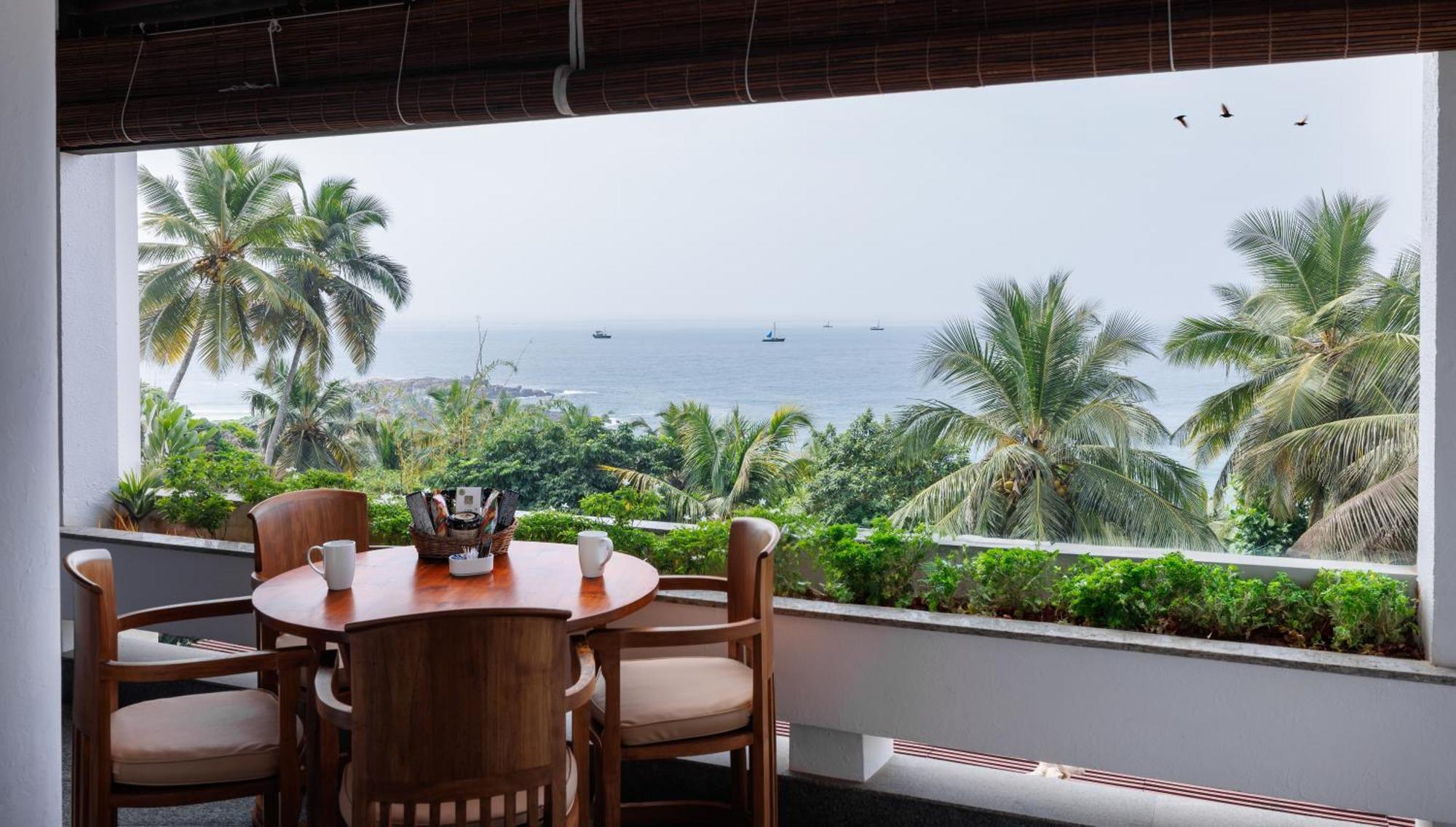 Gokulam Grand Turtle On The Beach Hotel Kovalam Exterior photo