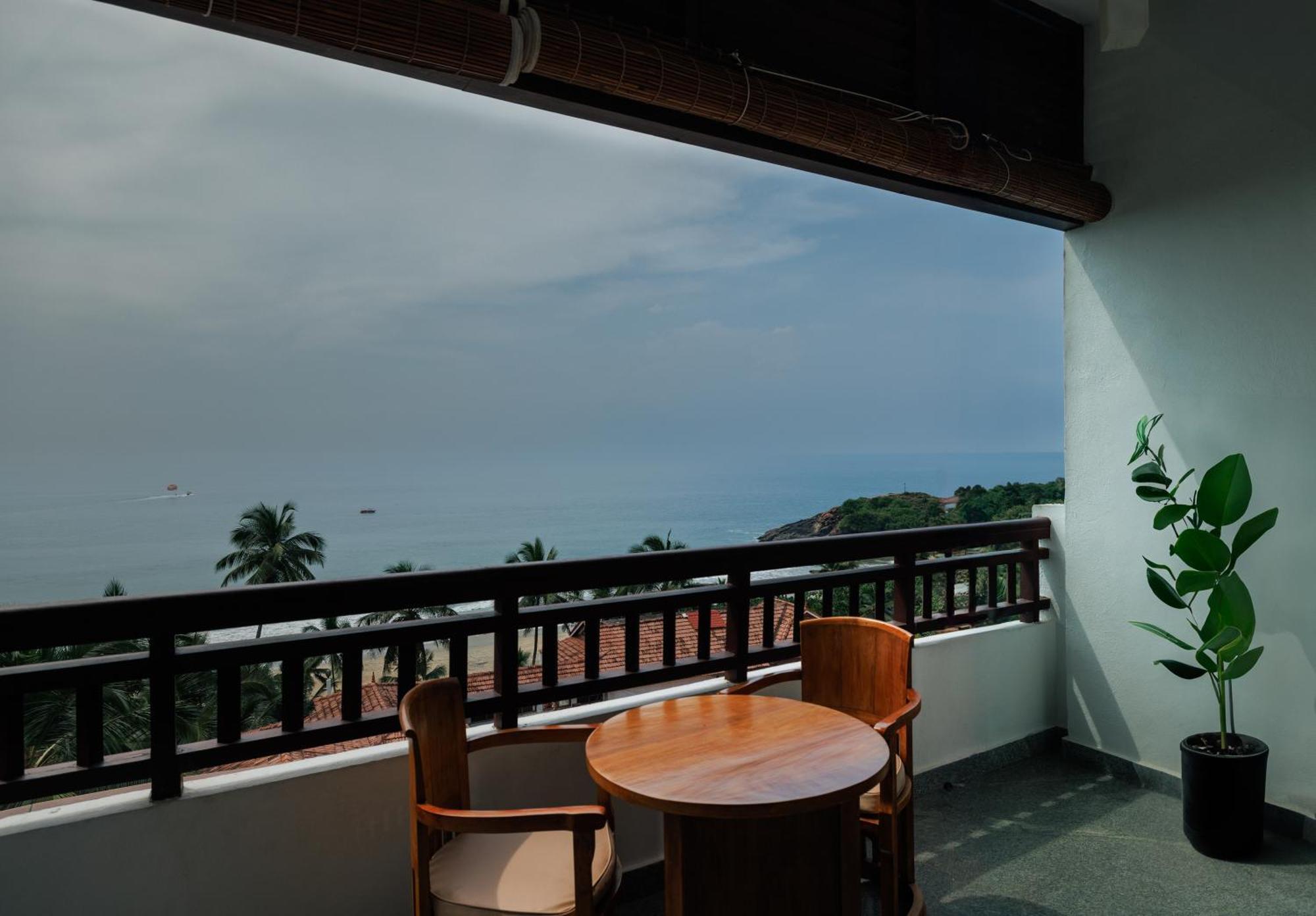 Gokulam Grand Turtle On The Beach Hotel Kovalam Exterior photo